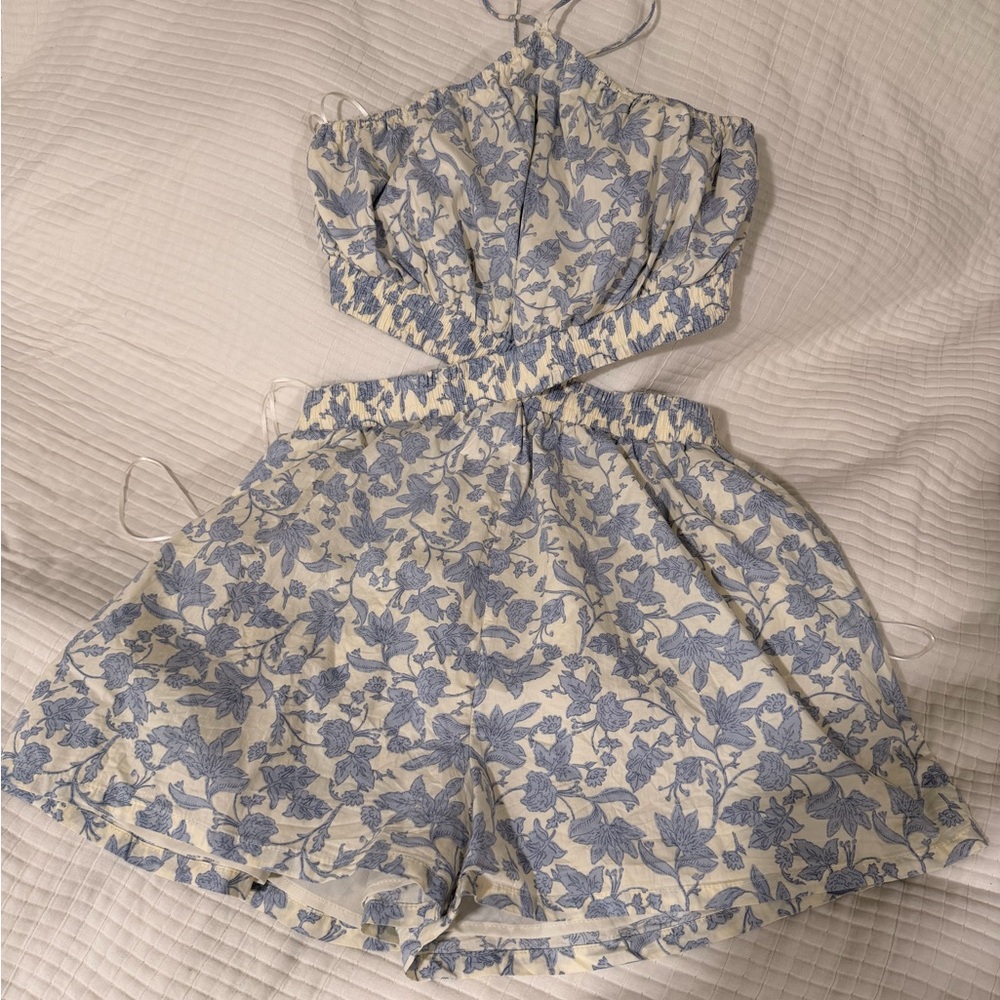MARBLE Blue and Cream Floral Halter Romper - Picture 3 of 9